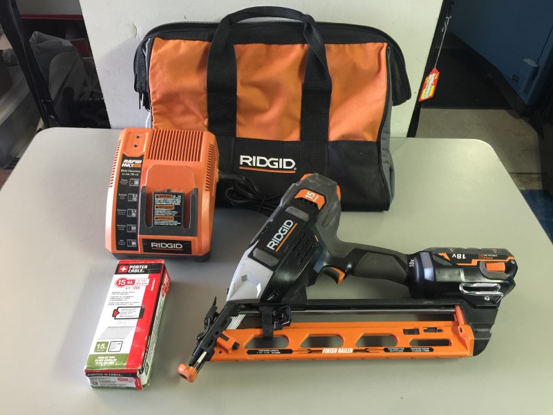 Ridgid R250AF18 18 Volt Cordless 15ga 21/2" Finish Nailer Kit Very