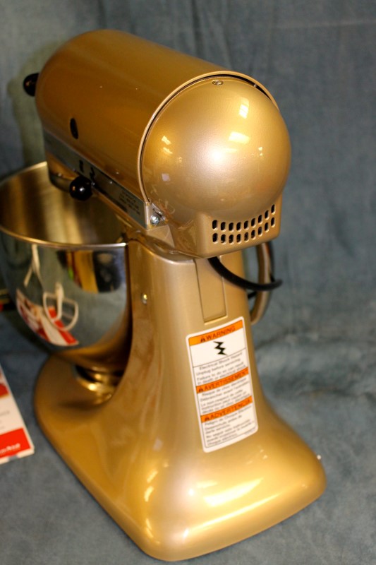 Kitchen Aid Artisan 5Quart Limited Edition Stand Mixer, Gold D Like New Buya