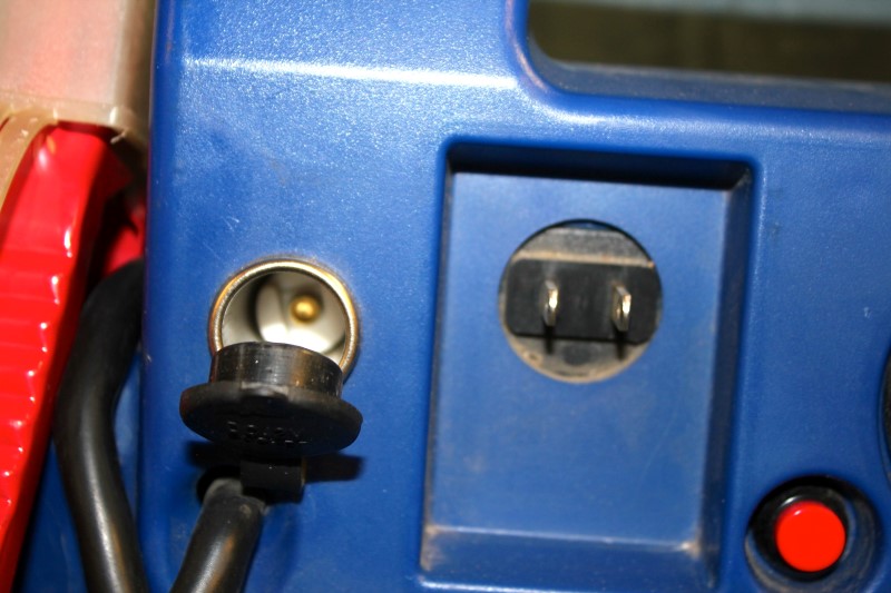 JUMPNCARRY Battery/Charger Model JNC660 Very Good Buya