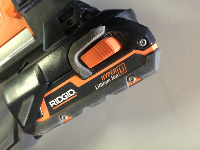 Ridgid R250AF18 18 Volt Cordless 15ga 21/2" Finish Nailer Kit Very