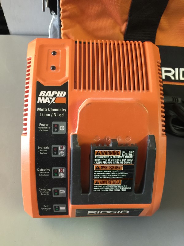 Ridgid R250AF18 18 Volt Cordless 15ga 21/2" Finish Nailer Kit Very