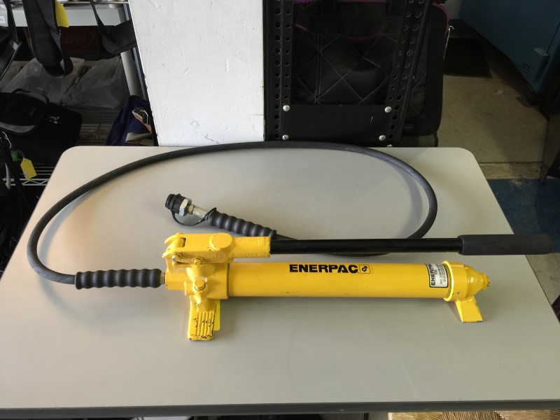 ENERPAC P39 Manual Hydraulic Pump Stroke 13/16" Piston Diam 1/2" Very ...