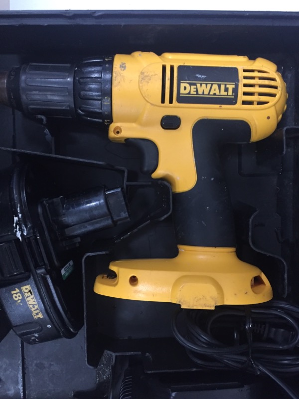 DEWALT DC759 18 VOLT CORDLESS DRILL 1/2" CHUCK Acceptable Buya