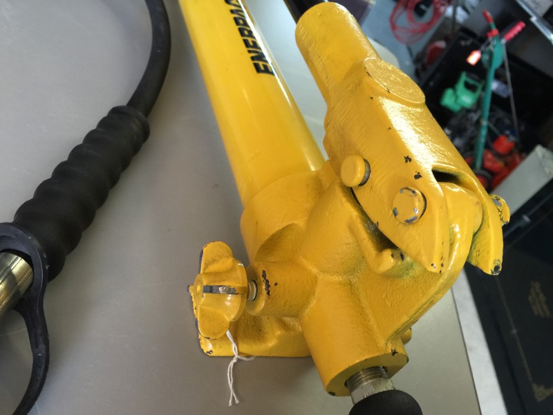 ENERPAC P39 Manual Hydraulic Pump Stroke 13/16" Piston Diam 1/2" Very