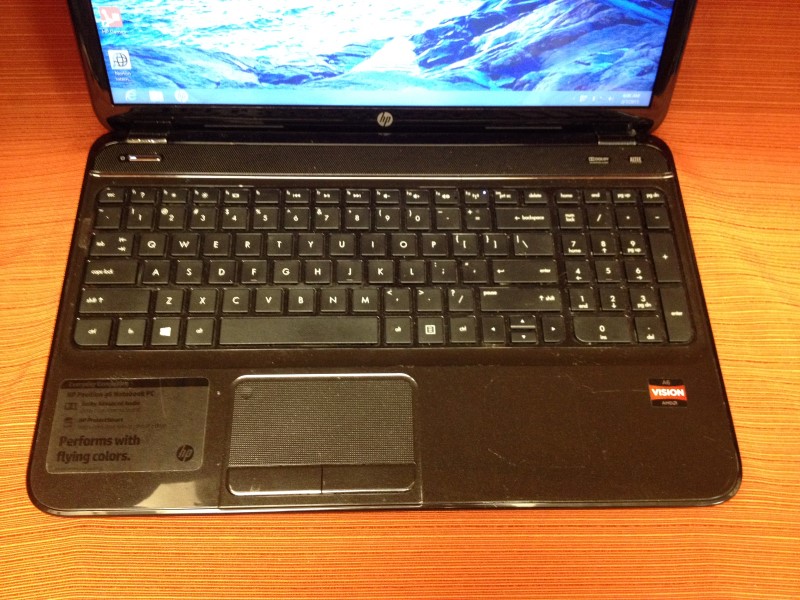 Windows 8 15.6&quot; HP Pavilion Laptop with Charger Very Good