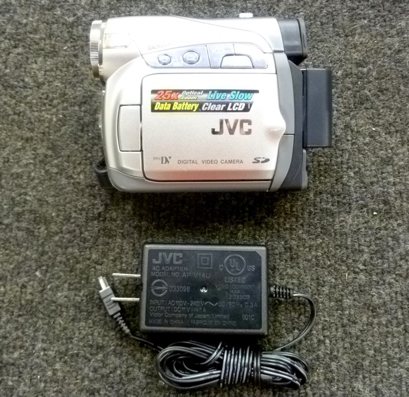 jvc digital video camera gr d270u