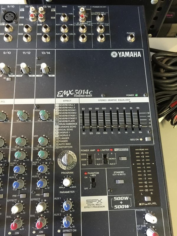 YAMAHA EMX 5014C 14CHANNEL POWERED MIXER W/ONBOARD EFFECTS Very Good Buya