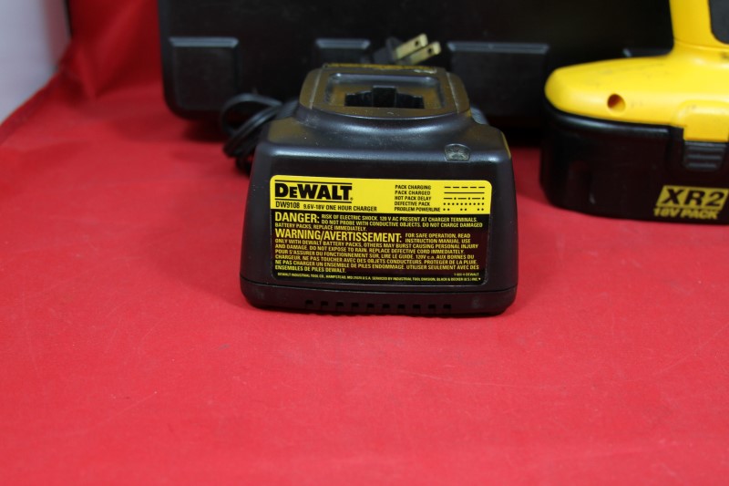 DeWalt DW995 18V Cordless 1/2" Adjustable Clutch VSR Drill/Driver Good