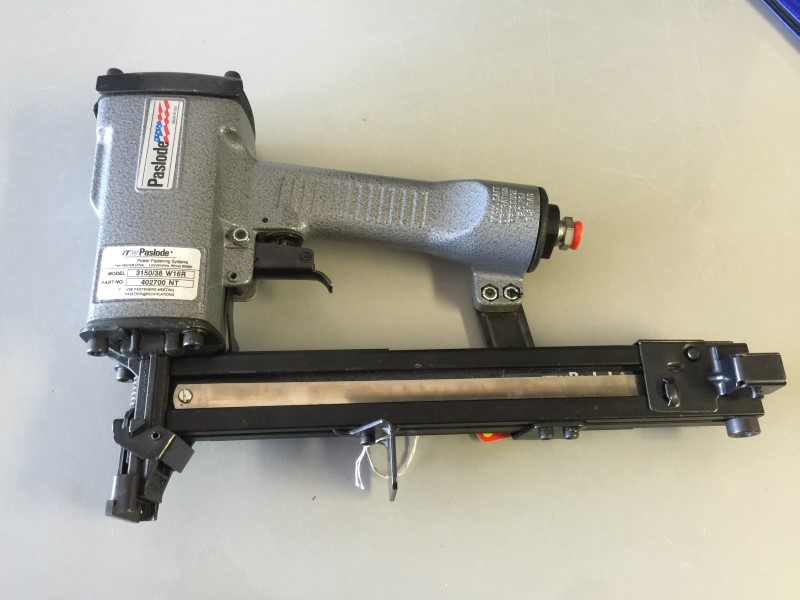 PASLODE 3150/38 W16R 16GA WIDE CROWN FINISH STAPLER 15/16" X 11/2