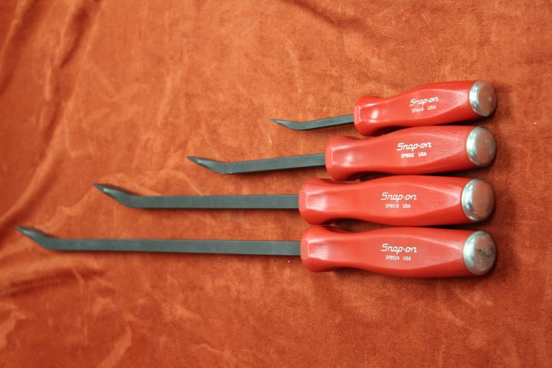 SNAPON SPBS 704R STANDARD DUTY RED STRIKING HANDLE PRY BAR SET Good Buya