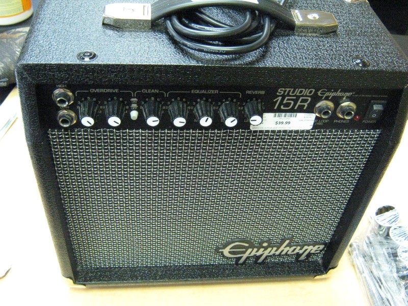 EPIPHONE GUITAR AMP STUDIO 15R Like New Buya