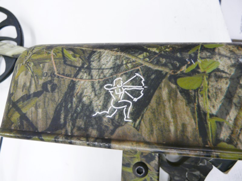 BOWTECH DIAMOND ARCHERY BLACK ICE FLX RIGHT HAND COMPOUND BOW Very Good