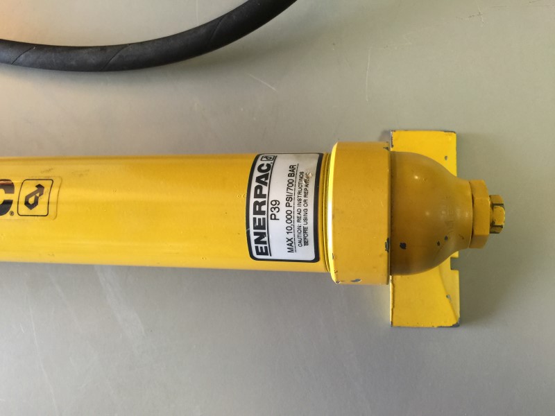 ENERPAC P39 Manual Hydraulic Pump Stroke 13/16" Piston Diam 1/2" Very