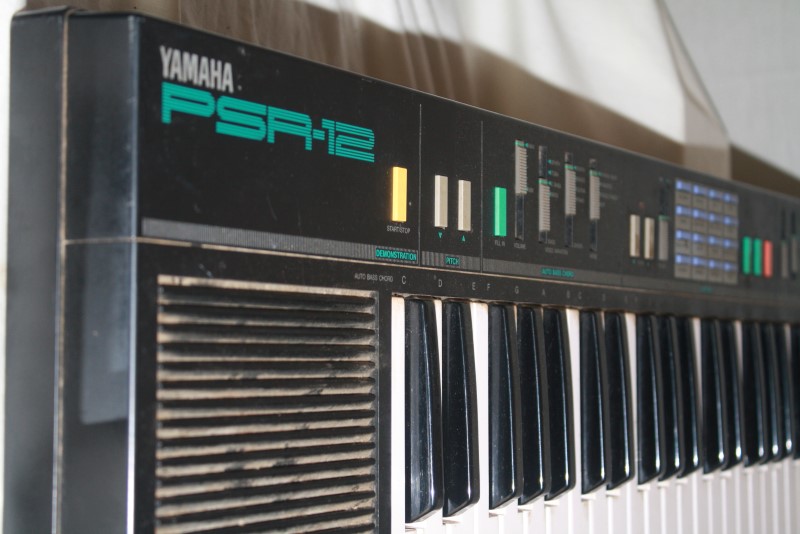 YAMAHA Keyboards/MIDI Equipment PSR12 Good Buya