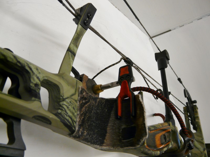 BOWTECH DIAMOND ARCHERY BLACK ICE FLX RIGHT HAND COMPOUND BOW Very Good