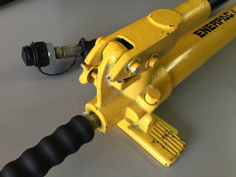 ENERPAC P39 Manual Hydraulic Pump Stroke 13/16" Piston Diam 1/2" Very