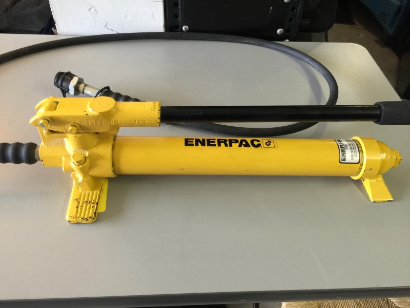 ENERPAC P39 Manual Hydraulic Pump Stroke 13/16" Piston Diam 1/2" Very