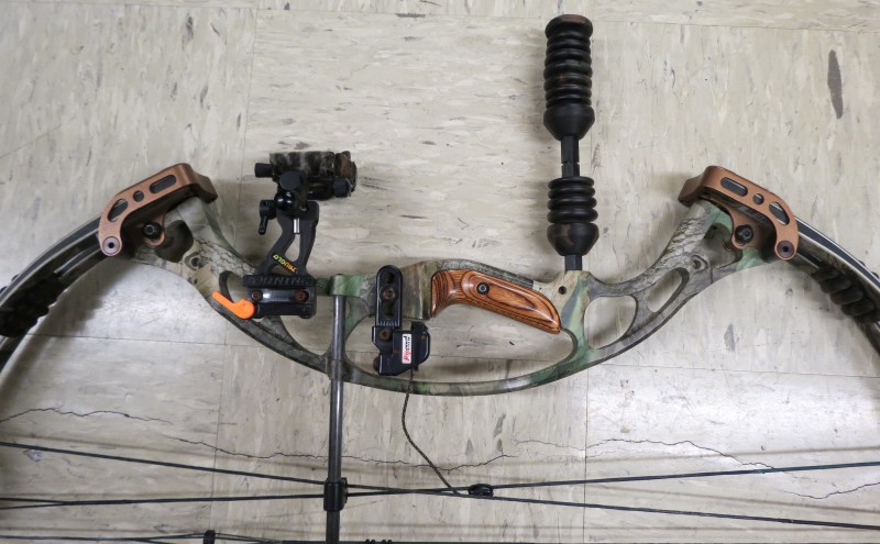 HOYT Bow VIPERTEC XT-2000 COMPOUND BOW & SITE, 60-70#, 29" Very Good | Buya