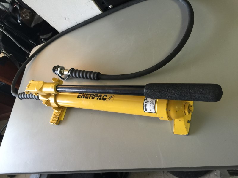 ENERPAC P39 Manual Hydraulic Pump Stroke 13/16" Piston Diam 1/2" Very