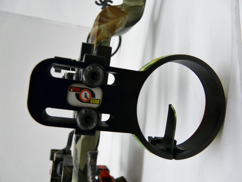 BOWTECH DIAMOND ARCHERY BLACK ICE FLX RIGHT HAND COMPOUND BOW Very Good