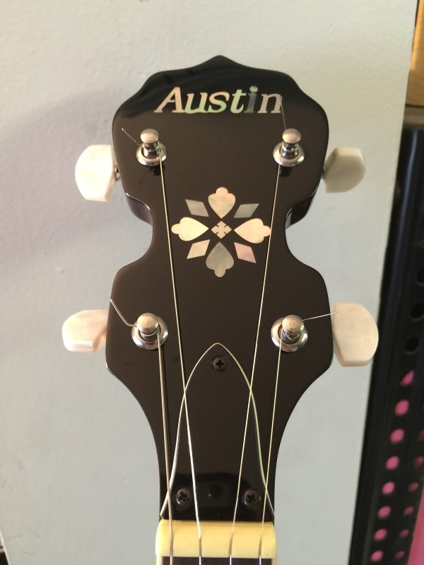 AUSTIN 5STRING RESONATOR BANJO KIT W/CASE, PICKS Like New Buya