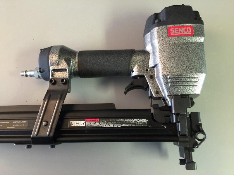SENCO PW150 16GAUGE WIDE CROWN PNEUMATIC ROOFING STAPLER Very Good Buya