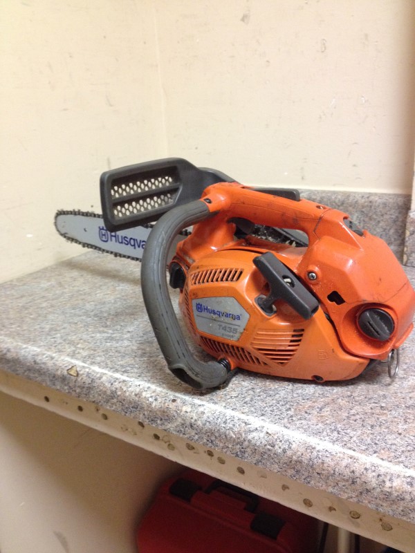 HUSQVARNA Chainsaw T435 35cc 13" Bar Arborist Gas Powered Chainsaw Good