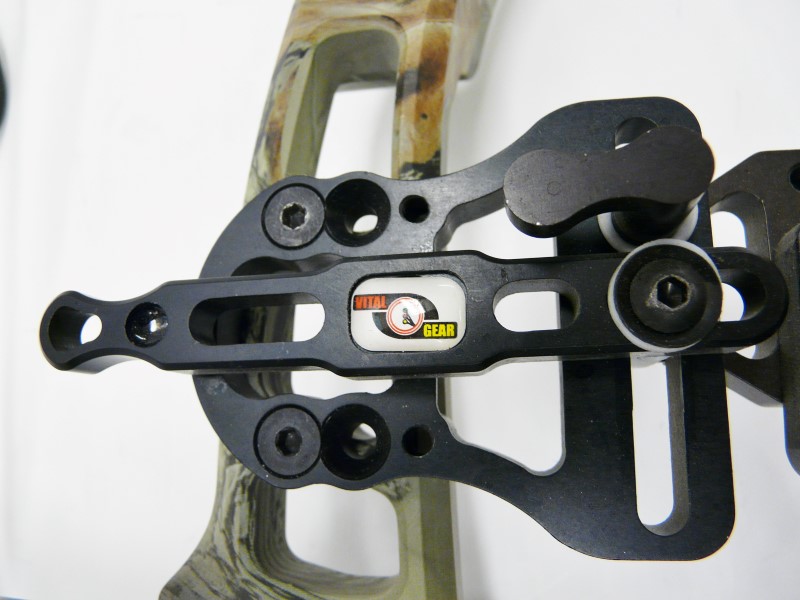 BOWTECH DIAMOND ARCHERY BLACK ICE FLX RIGHT HAND COMPOUND BOW Very Good