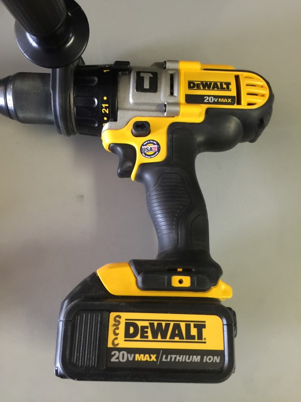 DEWALT DCD985M2 20Volt Max LithiumIon Cordless Hammer Drill Kit Like
