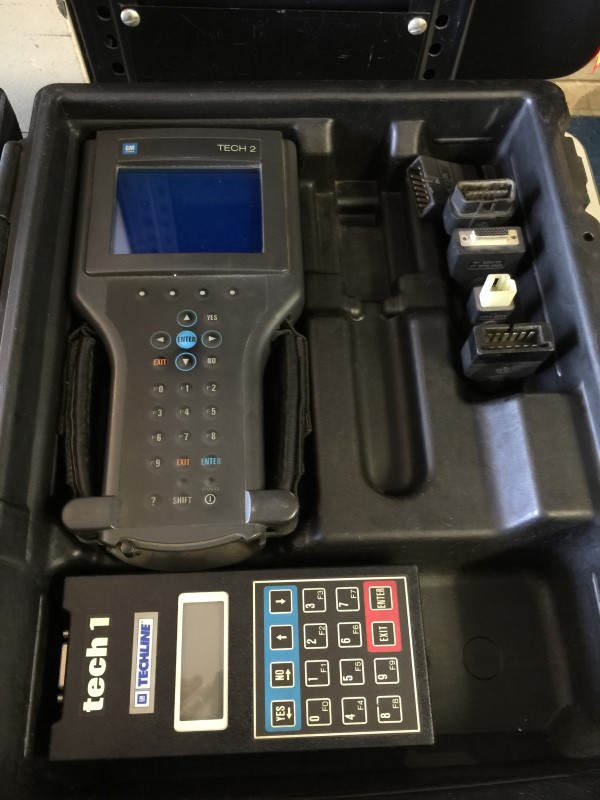 HEWLETT PACKARD Z1090A TECH 2 SCAN TEST TOOL GM TECHLINE TECH 1 For