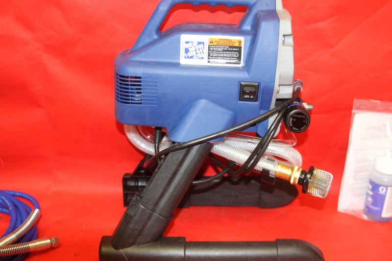 Graco Magnum LTS15 Stationary Airless Paint Sprayer **MINT CONDITION