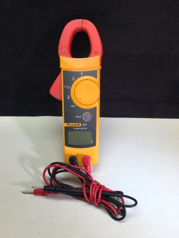 Fluke 322 Digital AC Clamp Meter Dual Range (40/400 Amp) DC Volts. Very