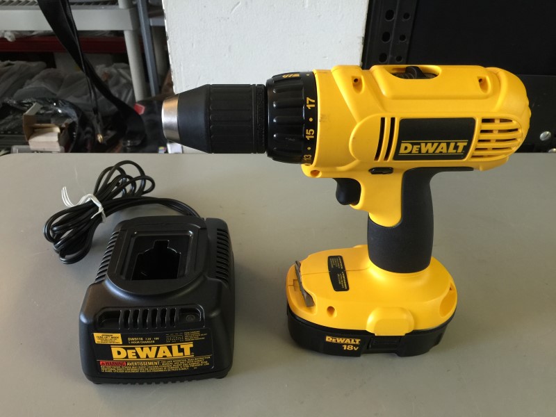 DEWALT DC970 18V 1/2" Cordless Compact Drill/Driver Kit Like New Buya