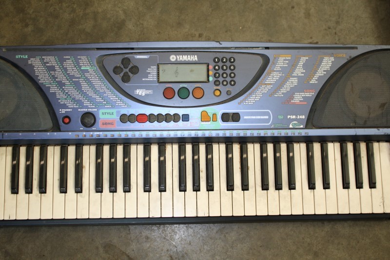 YAMAHA Keyboards/MIDI Equipment PSR248 Very Good Buya