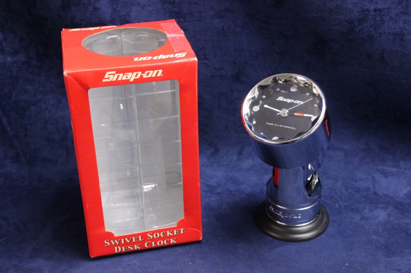 SNAP ON MODEL SWIVEL SOCKET DESK CLOCK W/ BLACK FACE. Like New Buya