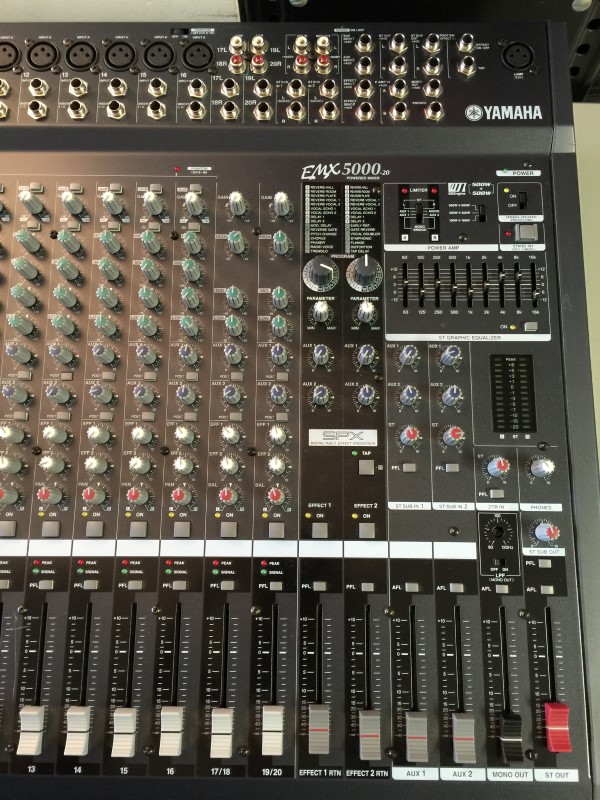 YAMAHA EMX500020 20 Channel Powered Mixer with Effects, 1000 Watts