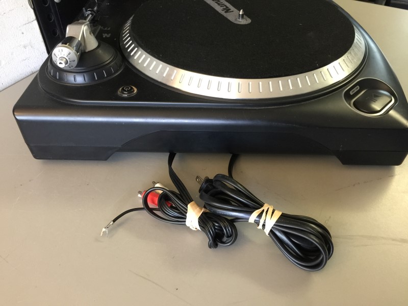 Numark TT1625 Dual Start/Stop DirectDrive DJ Turntable Good Buya