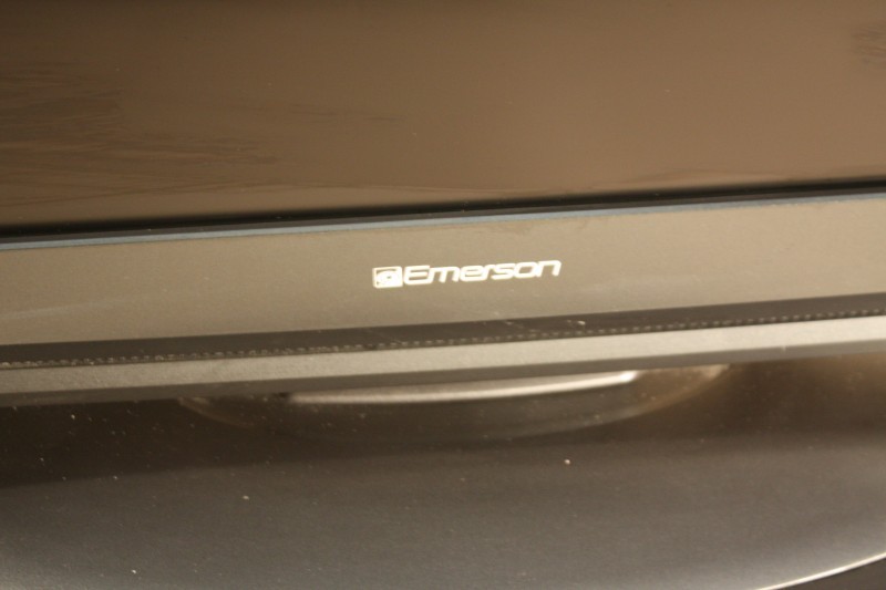 EMERSON FLAT PANEL TV LC320EM2 Acceptable Buya