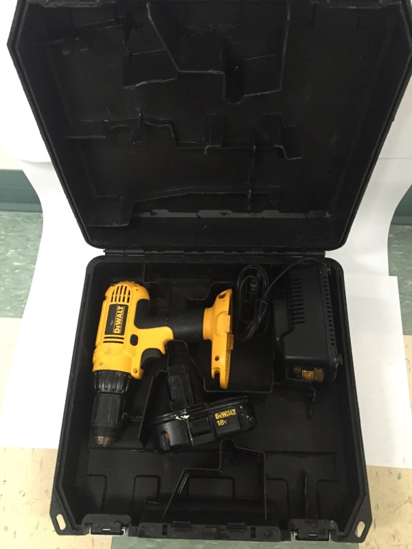 DEWALT DC759 18 VOLT CORDLESS DRILL 1/2" CHUCK Acceptable Buya