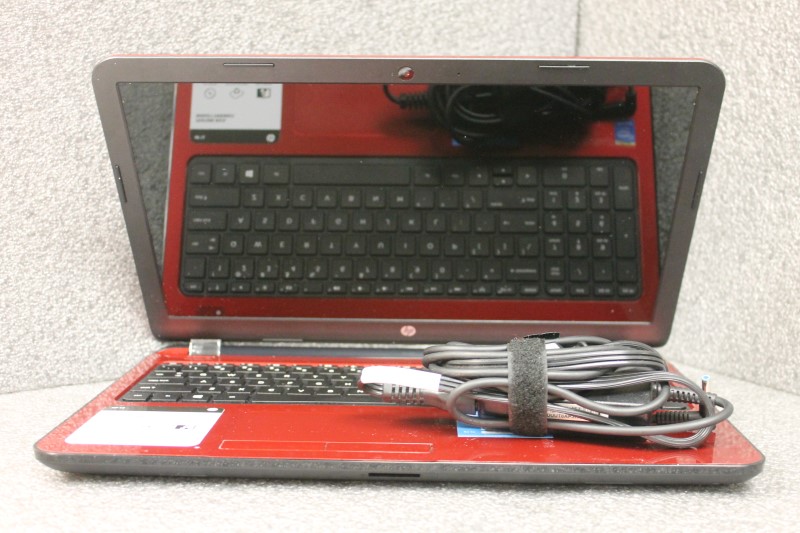HP FLYER RED 15.6&quot; 15R132WM LAPTOP W/ 4GB RAM, 500GB HDD