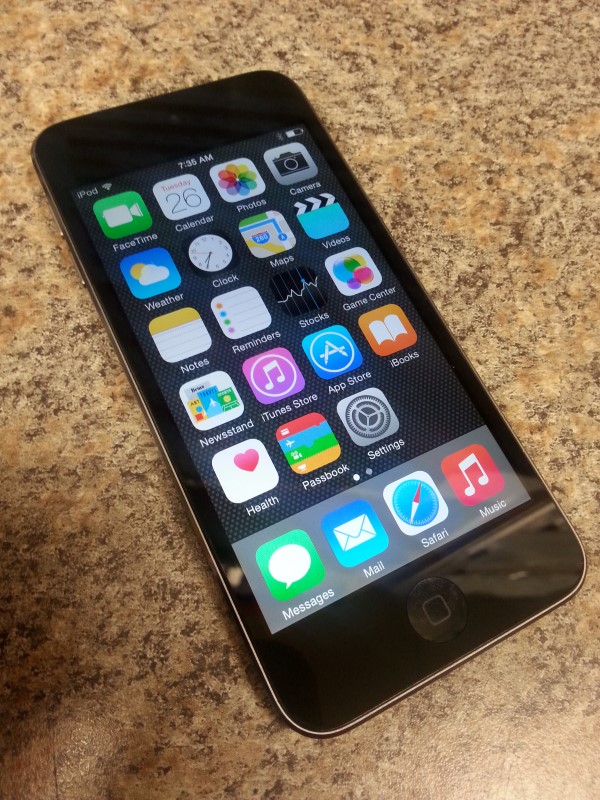 5th Generation APPLE IPOD ME978LL/A 32GB TOUCH w/ Charger Good Buya