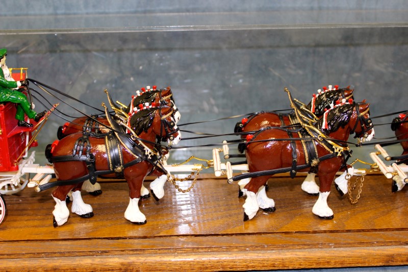 Budweiser Clydesdale 8 Horse & Wagon Very Good Buya