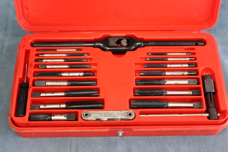 SnapOn 41pc US Tap and Die Set Model TD2425 Good Buya