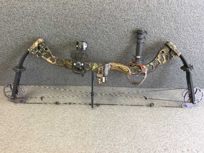 BOWTECH COMPOUD BOW E7 CAMS, G5 HHA SIGHT, RIPCORD. Very Good Buya