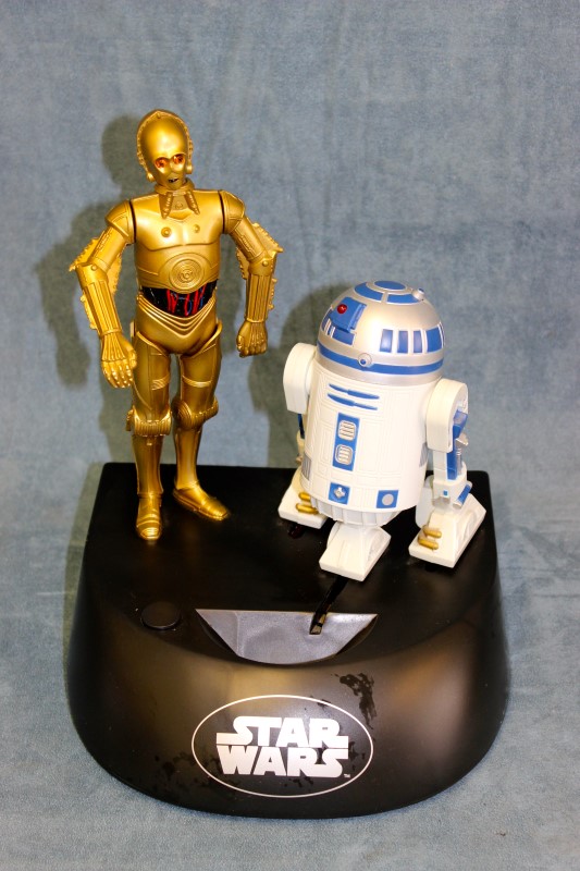 r2d2 and c3po toys