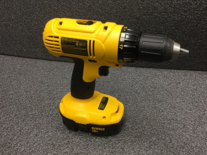 DEWALT DC970 18Volt NiCad 1/2 in. Compact Drill/Driver Kit Very Good