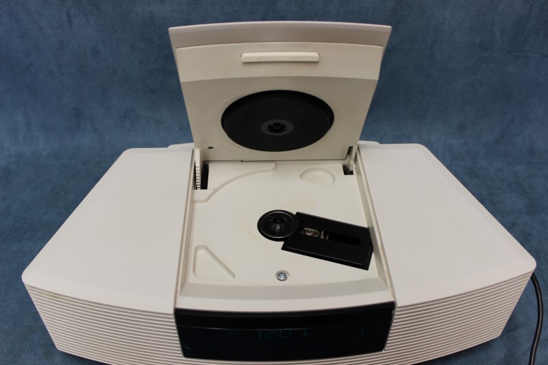 Bose Wave Radio/CD, White Model AWRC1P Good Buya