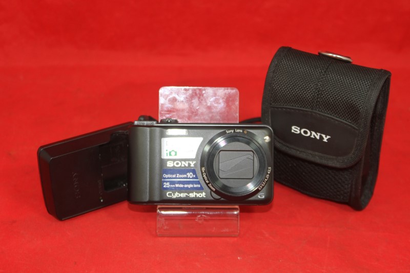 SONY CyberShot DSCH55 14.1MP DIGITAL CAMERA 10x Zoom 8GB CARD CHARGER