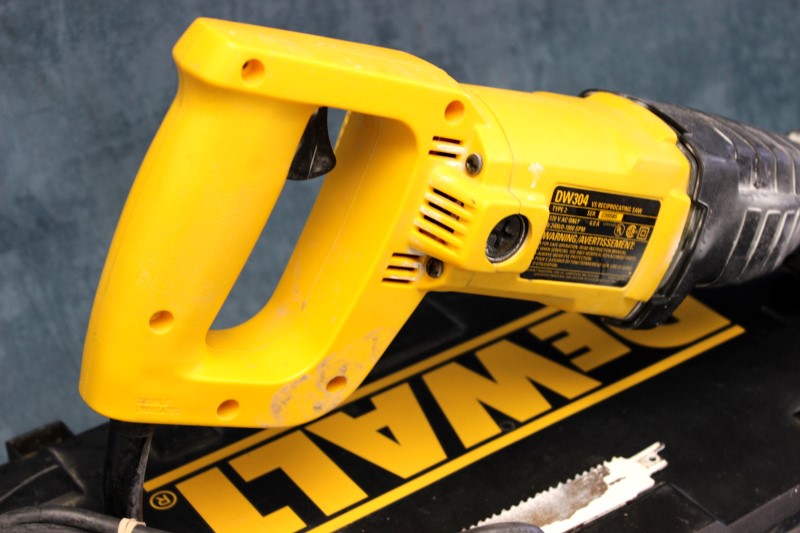 DeWalt Corded Reciprocating Saw Model DW304 Good Buya