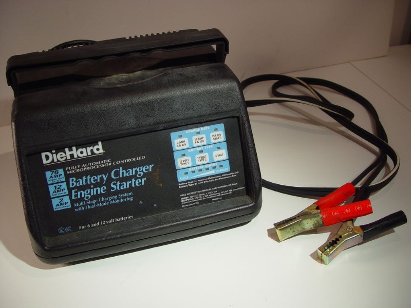 DIEHARD BATTERY CHARGER ENGINE STARTER Buya